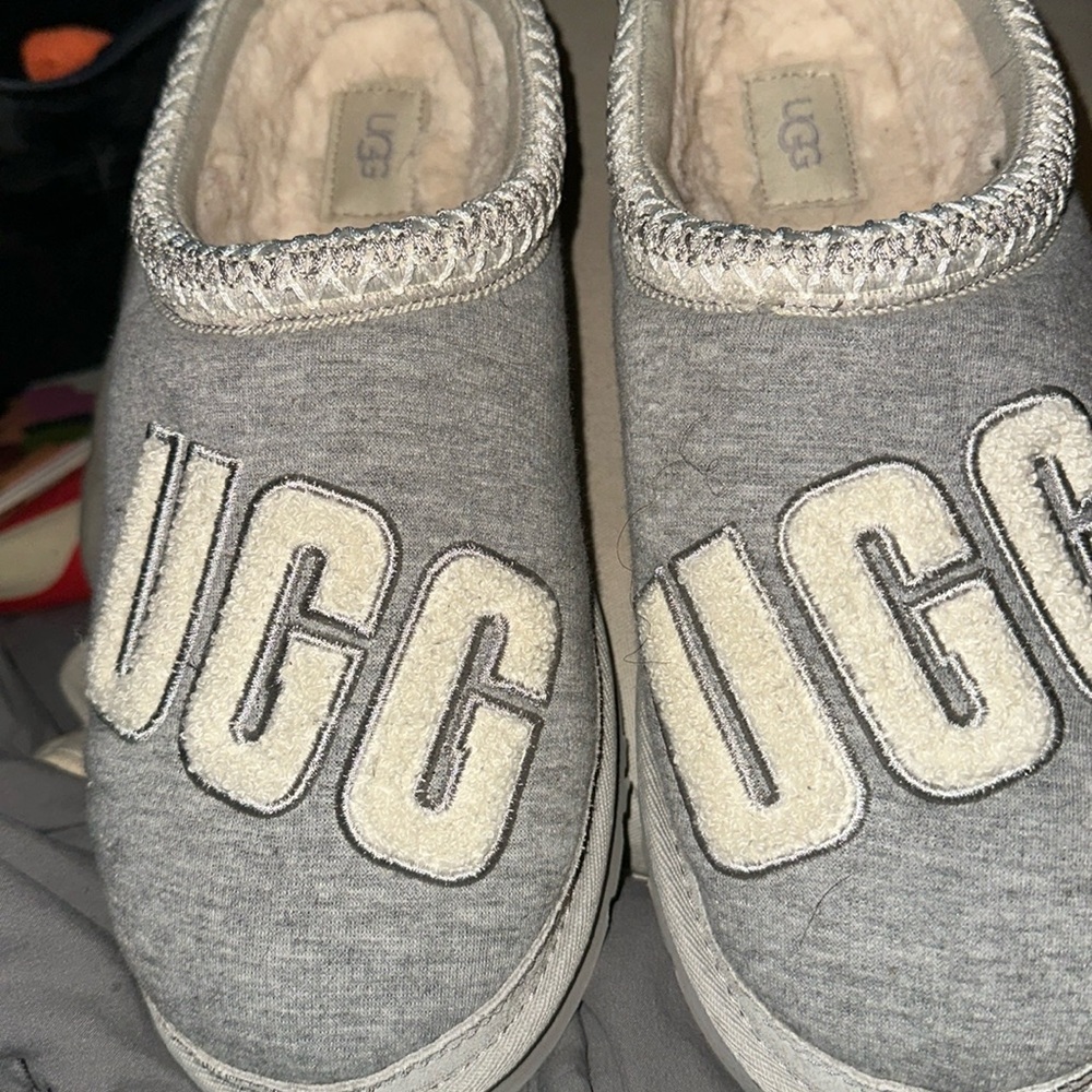 New pair of Ugg Tazz worn 2 times very different pair haven’t seen this style